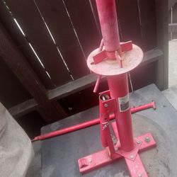 Tire Changing Machine.