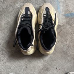 YEEZY 700 V3 AZAEL