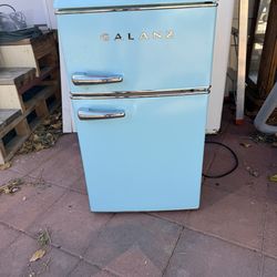 Galanz Mini Fridge