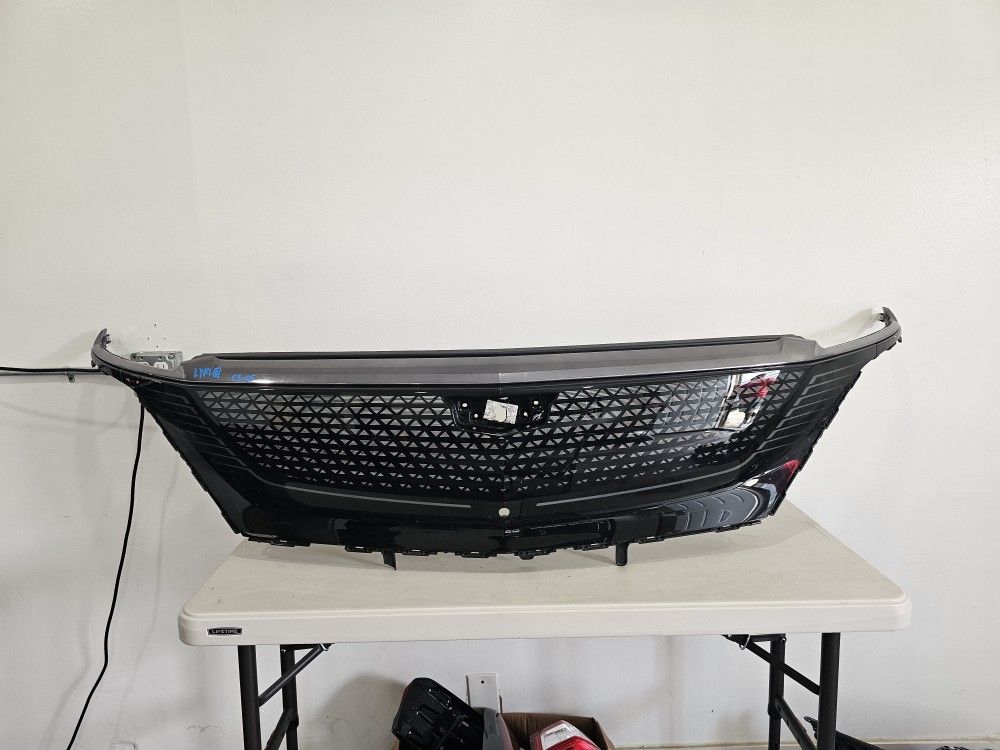 Cadillac Lyriq 2023 2024 2025 Grille