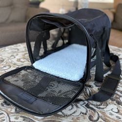 Dog/Cat Soft Sided Airline Approved Pet Carrier - Like New!