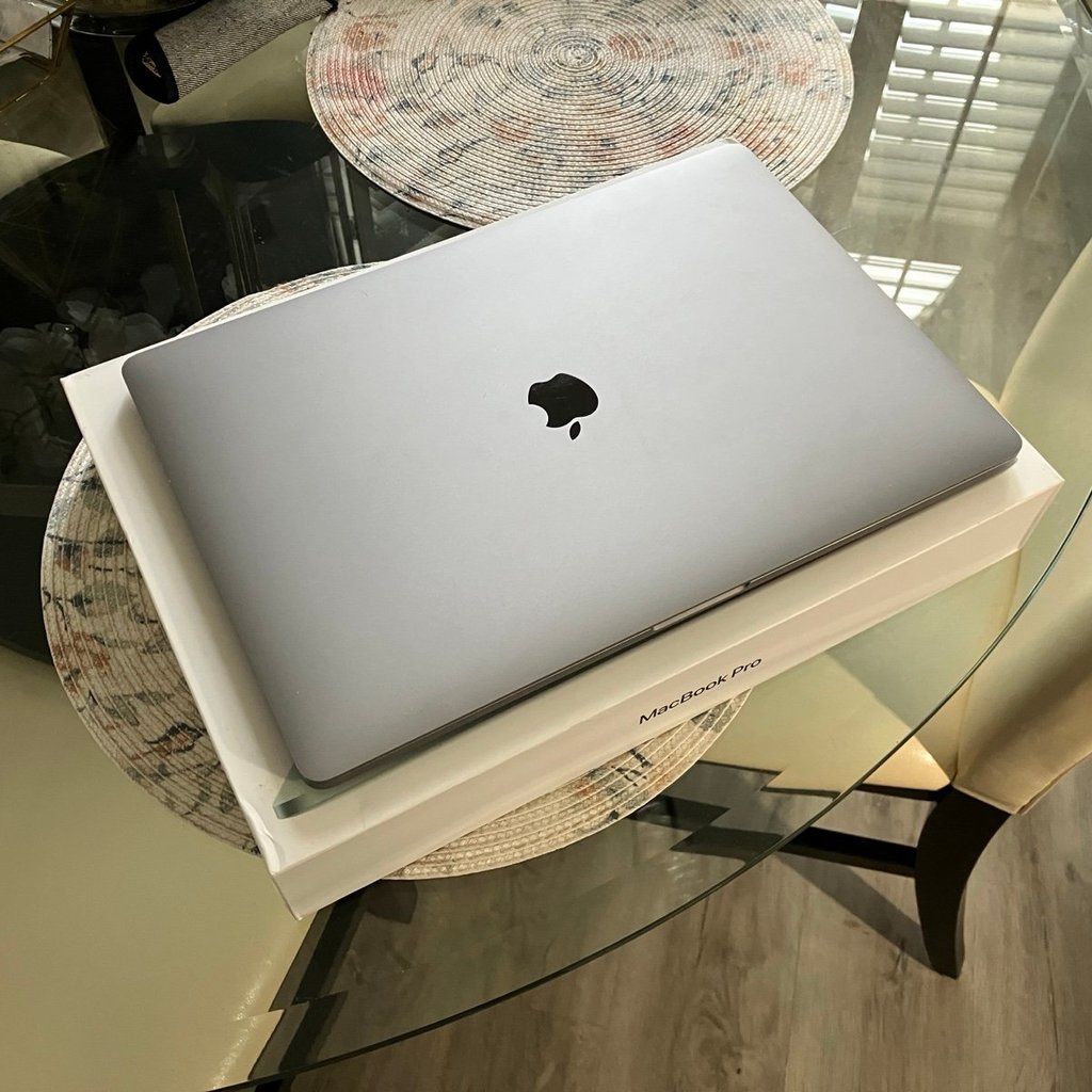 16”, MacBook Pro A2141, intel CORE i9, 2.3GHz, 16GB RAM, 1TB SSD, macOS