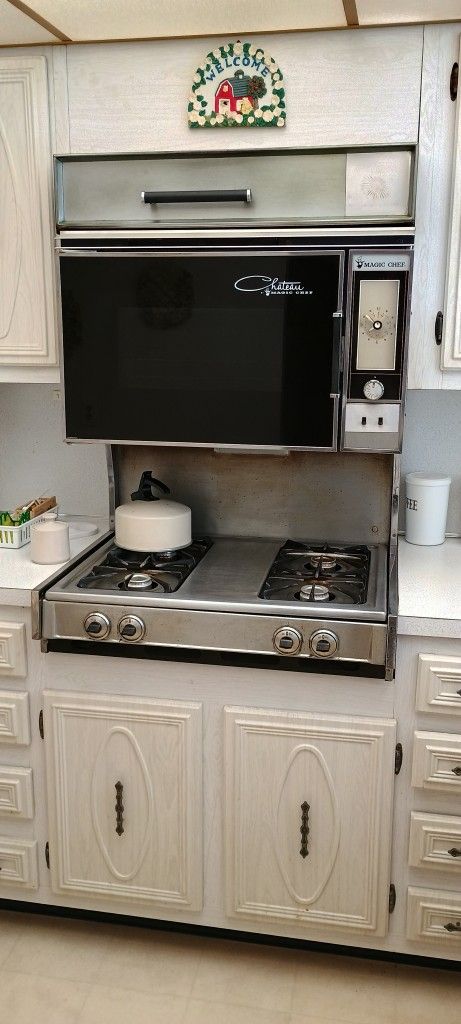 Magic Chef Vintage Gas Range And overhead Oven