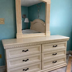 Five Piece Bedroom Set! Mint Condition.