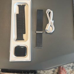 Apple Watch Series 9 45 mm - Excellent condition 