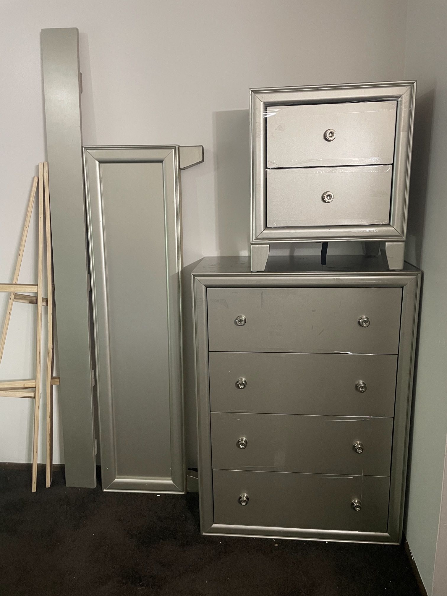 Queen Size Jem Silver Bedroom Set