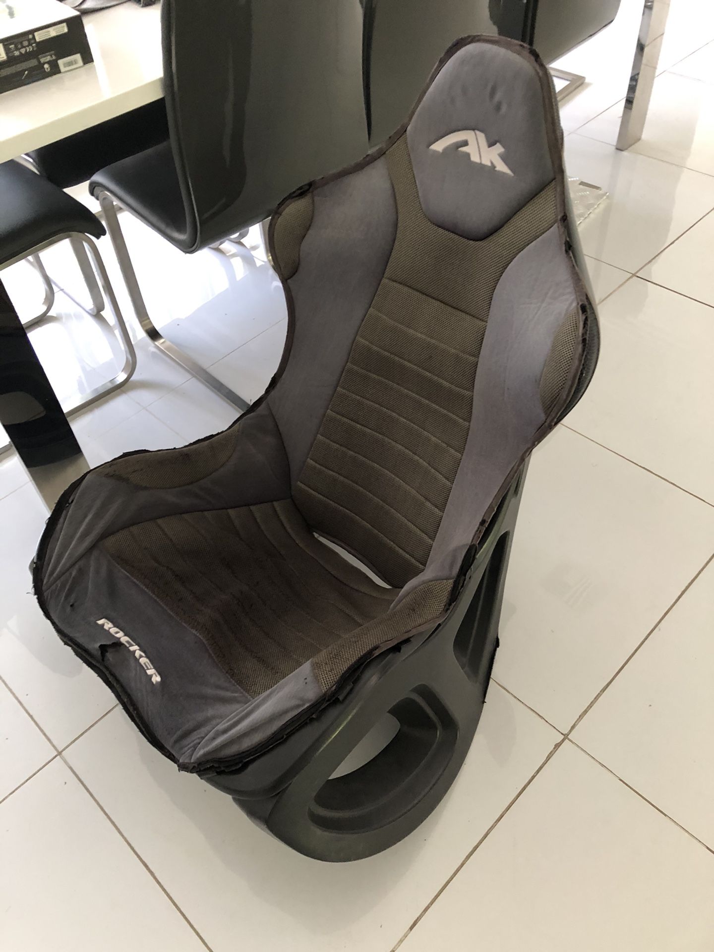 Gaming seat