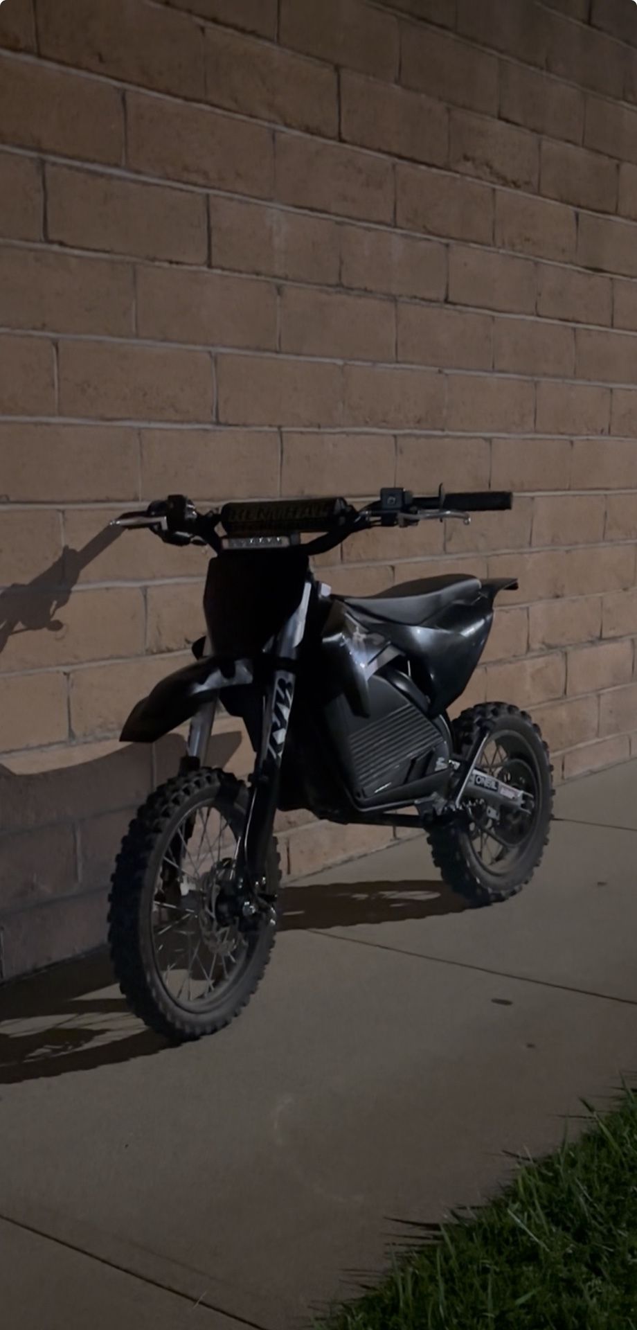 Bombmoto B1
