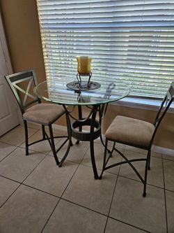 Glass Top Bar Height Table With 4 Chairs