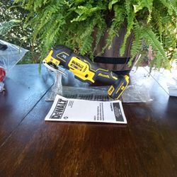 DeWalt. 20v New XR.  Multi Tool.  Brushless Motor.  W/ Blade 3 Speeds 