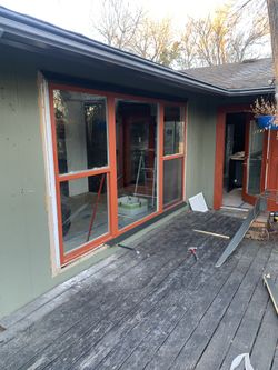 good evening if you have a door or window 🪟 in poor condition I can change it for you still a very good price I work all over Austin and its surround
