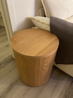 16x24 Round Wooden Accent Table