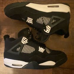 Jordan 4 white thunder size 11