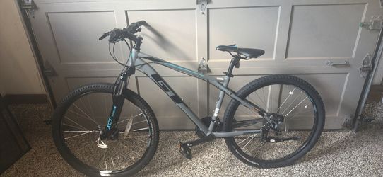 GT Aggressor Pro Mountain Bike
