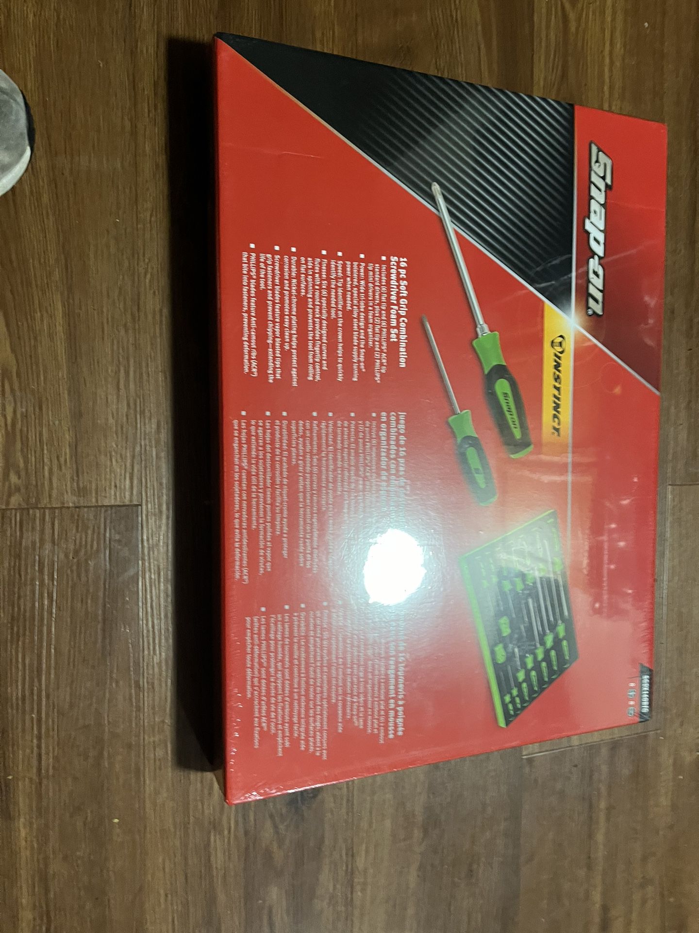 Brand new snap on 16 piece screwdriver set in foam never opened