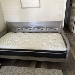 Twin Day Bed And Mattress 