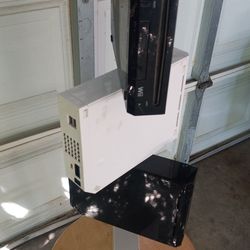 Wii consoles read description