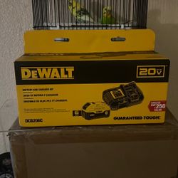 DEWALT  Battery 20V MAX  And Changer 