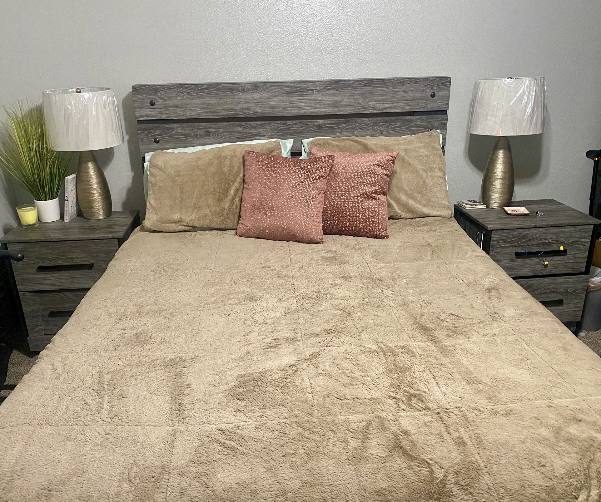 Queen Size Bed & End Table