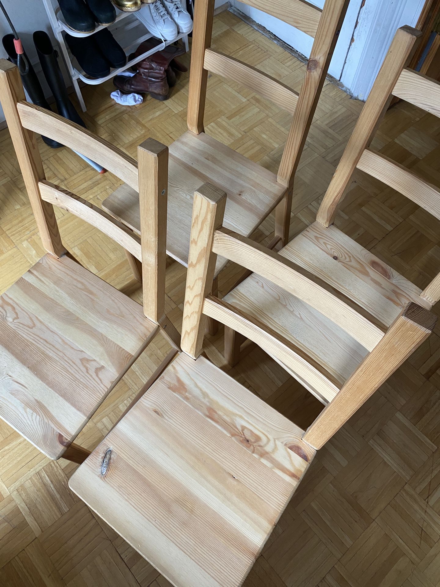 4 Wooden Dining Chairs 