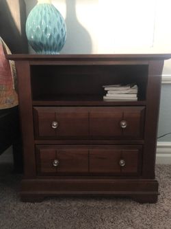 Nightstand/side table/end table