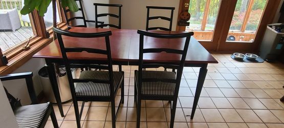 Table with 6 matching chairs