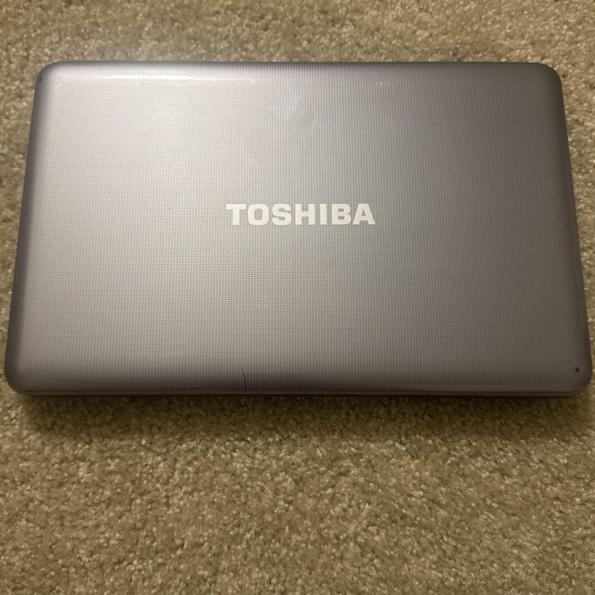 TOSHIBA Satellite L855-S5372 Laptop