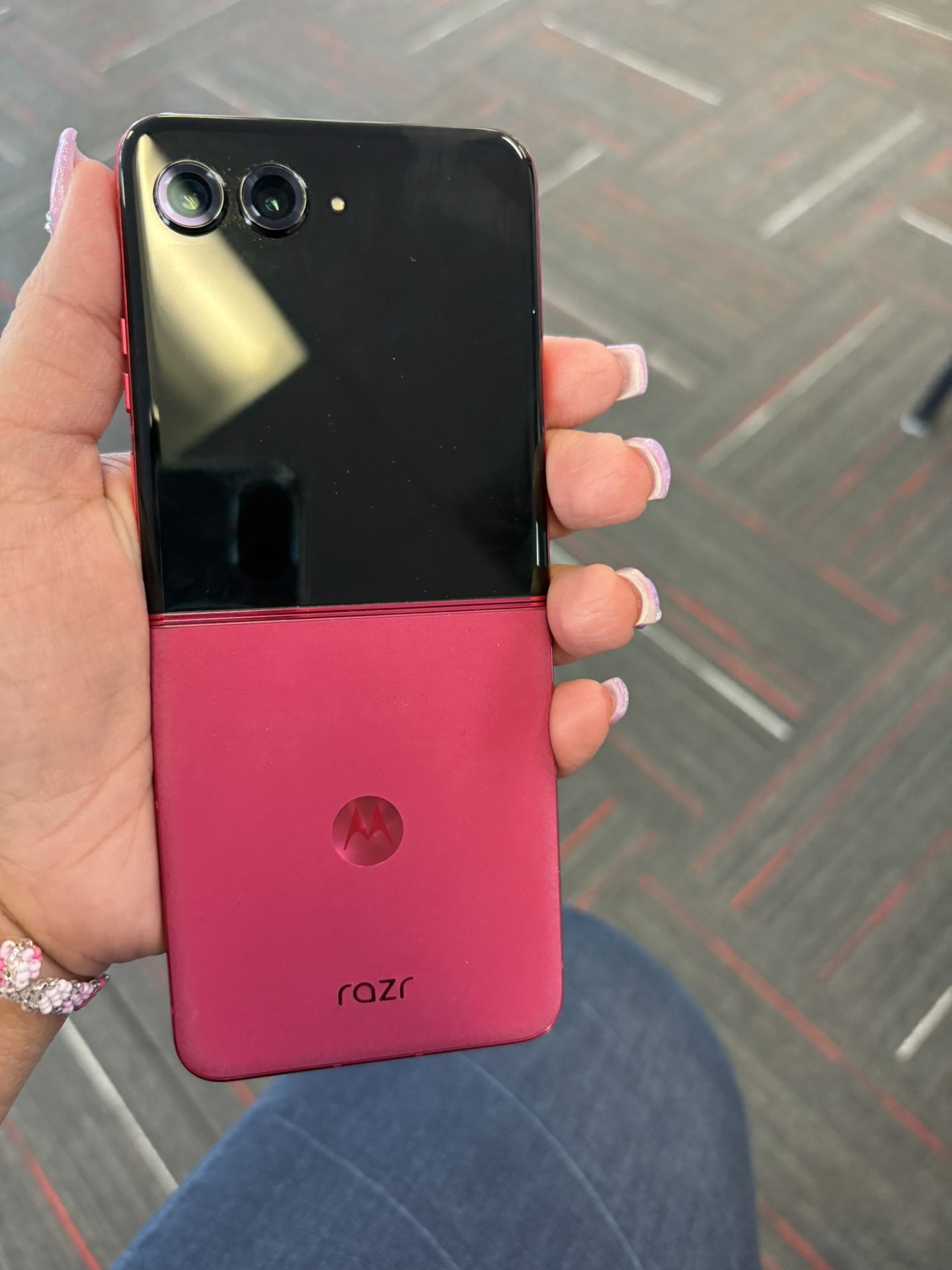 Motorola razr+ 2024