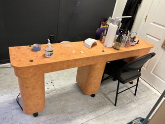 Double Nail Desk