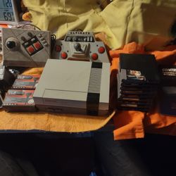 Original NES 9 Games 3 Controllers As Is Read Full Description Will Not Separate