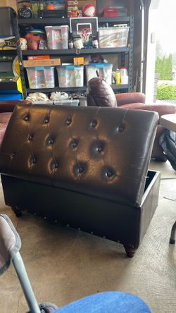 Storage ottoman