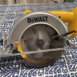 DeWALT CIRCULAR SAW BATTERY NOT INCLUDED 