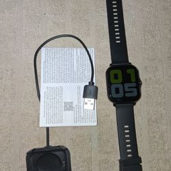 New Smart Watch Comes With Charger And Manual Price Is Firm $25