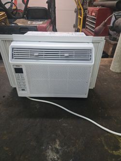 Small Window Air Conditioner 