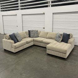 Living Spaces Sectional(FREE DELIVERY)