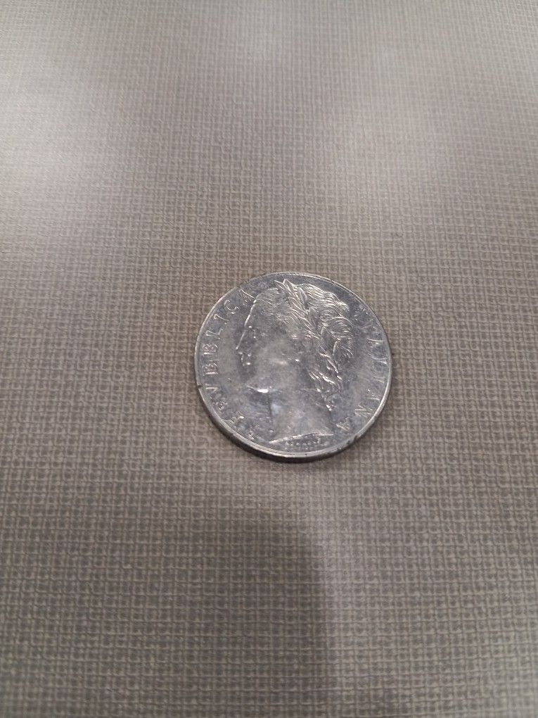 1977 Italian 100 Lire (L100) coin