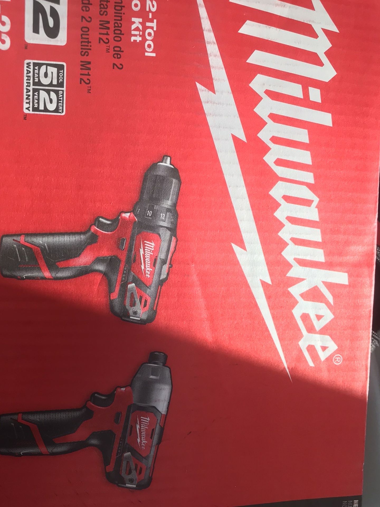 Milwaukee M12 Drill Set