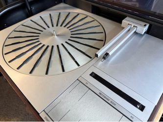 Bang & Olafson Beogram 4004 turntable