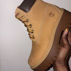 TIMBERLAND BOOTS