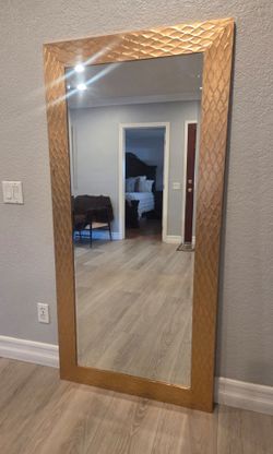 Gold mirror