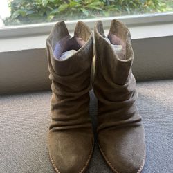 Splendid Suede “Rodeo” Booties – Size 7.5 (Latte Color)