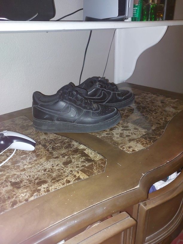 Black Air Force 1s