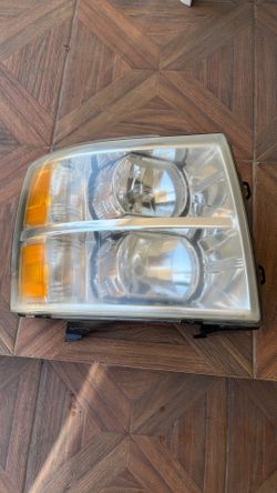 Passenger side head light for a 2007 to 2013 Chevrolet silverado $ 45.00.