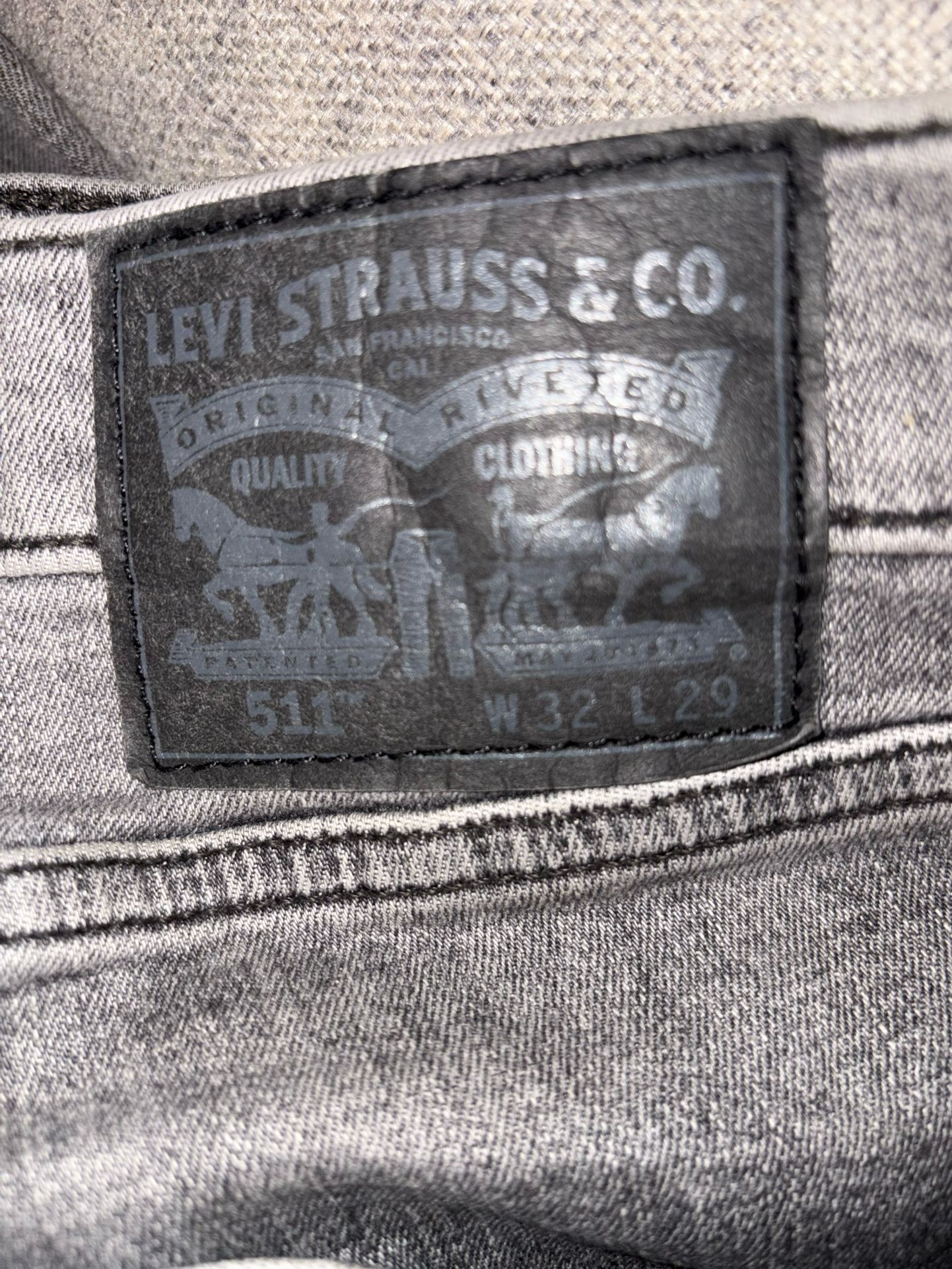 Levi Men’s gray 511 W 32 L 39