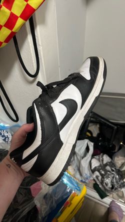 10.5 men’s nike dunks.
