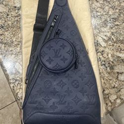 Luxury Men’s Slingbag