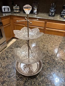 3 tier aluminum jewelry stand