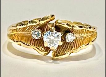 Hawaiian Feather/leaf Style woman’s 14k yellow gold wedding/engagement diamond ring size-7.75