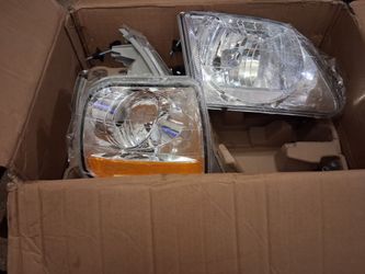 Ford Headlight Assembly Pair