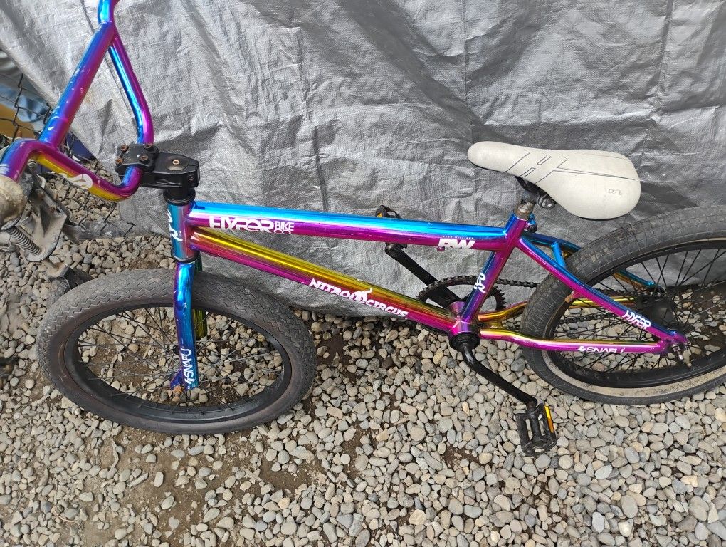  is a Hyper Bicycles 20" Nitro Circus Ryan Williams Pro BMX Bicycle. 